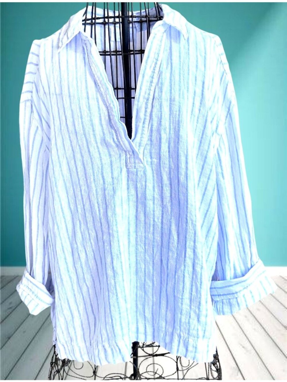 Martha Stewart Collection Linen Shirt Large Blue White Collared V Neck Cruise